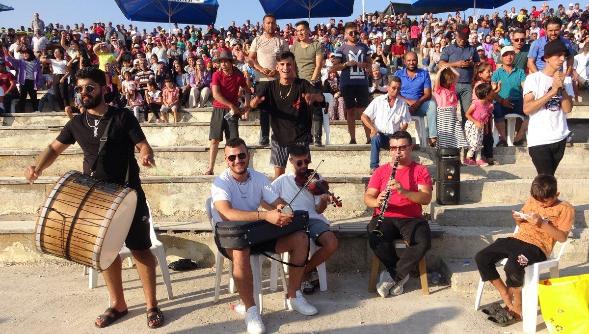 Mersin'de köyler arası coşkulu maç