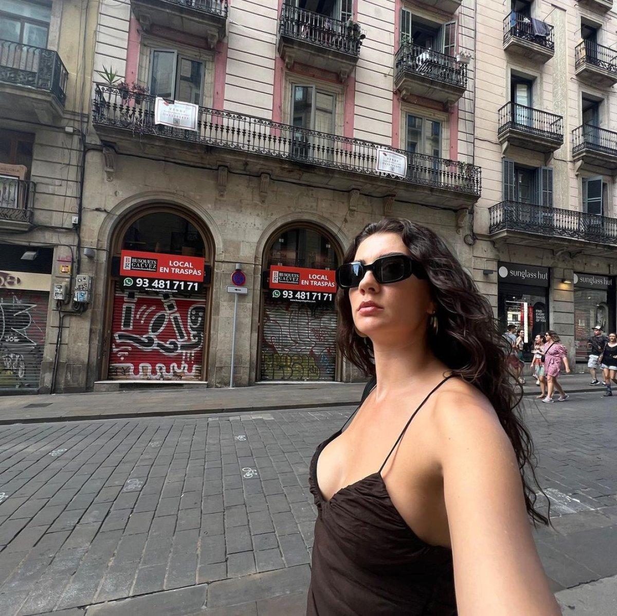 Burcu Özberk, Barcelona'da