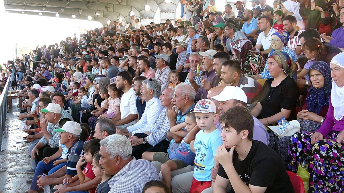 Mersin'de köyler arası coşkulu maç