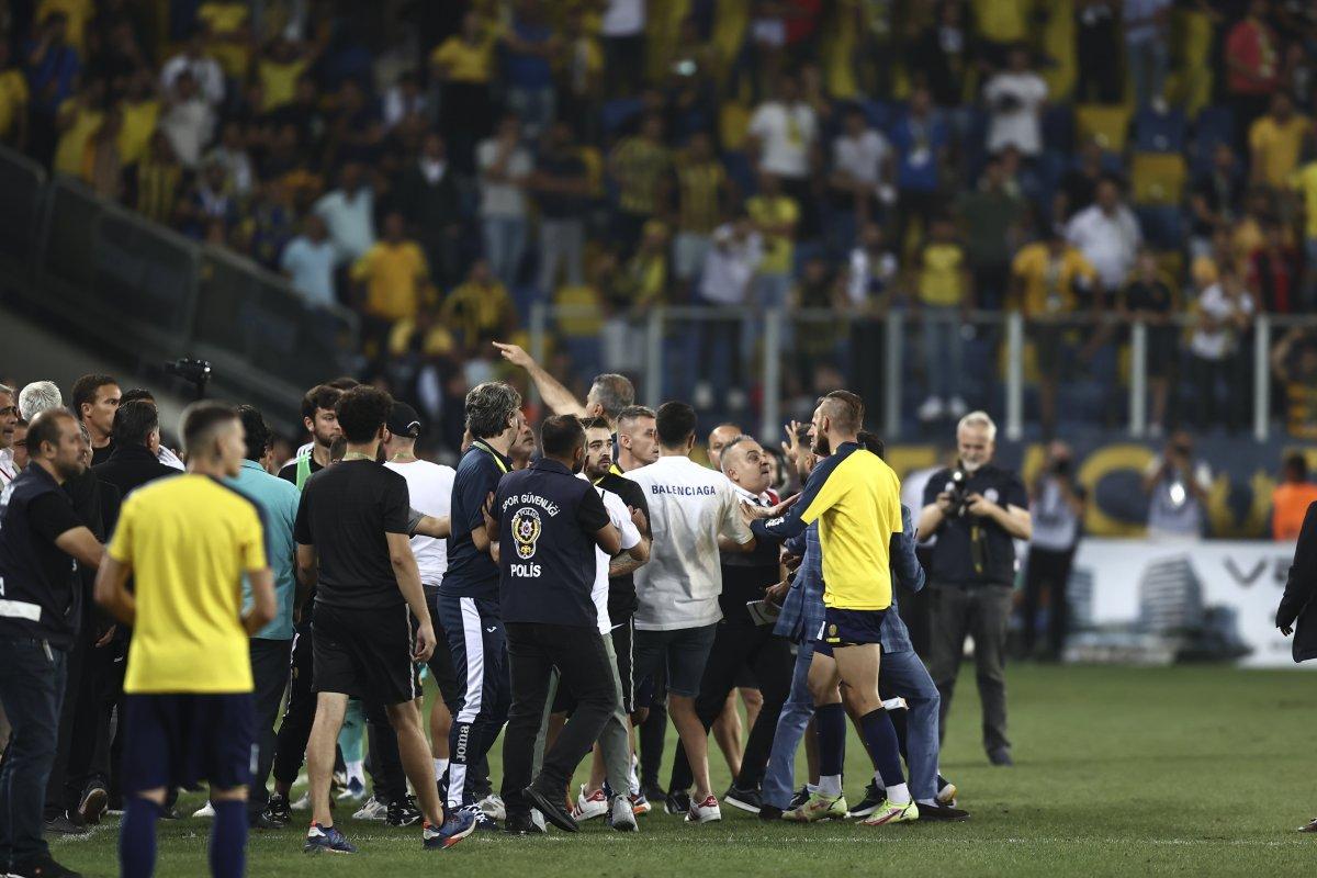 Ömer Erdoğan: Oğuzhan Akgün bize küfretti