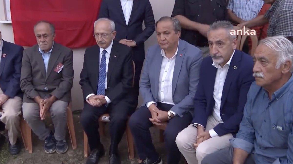 Kemal Kılıçdaroğlu'ndan Ordu'da şehit ailesine taziye ziyareti