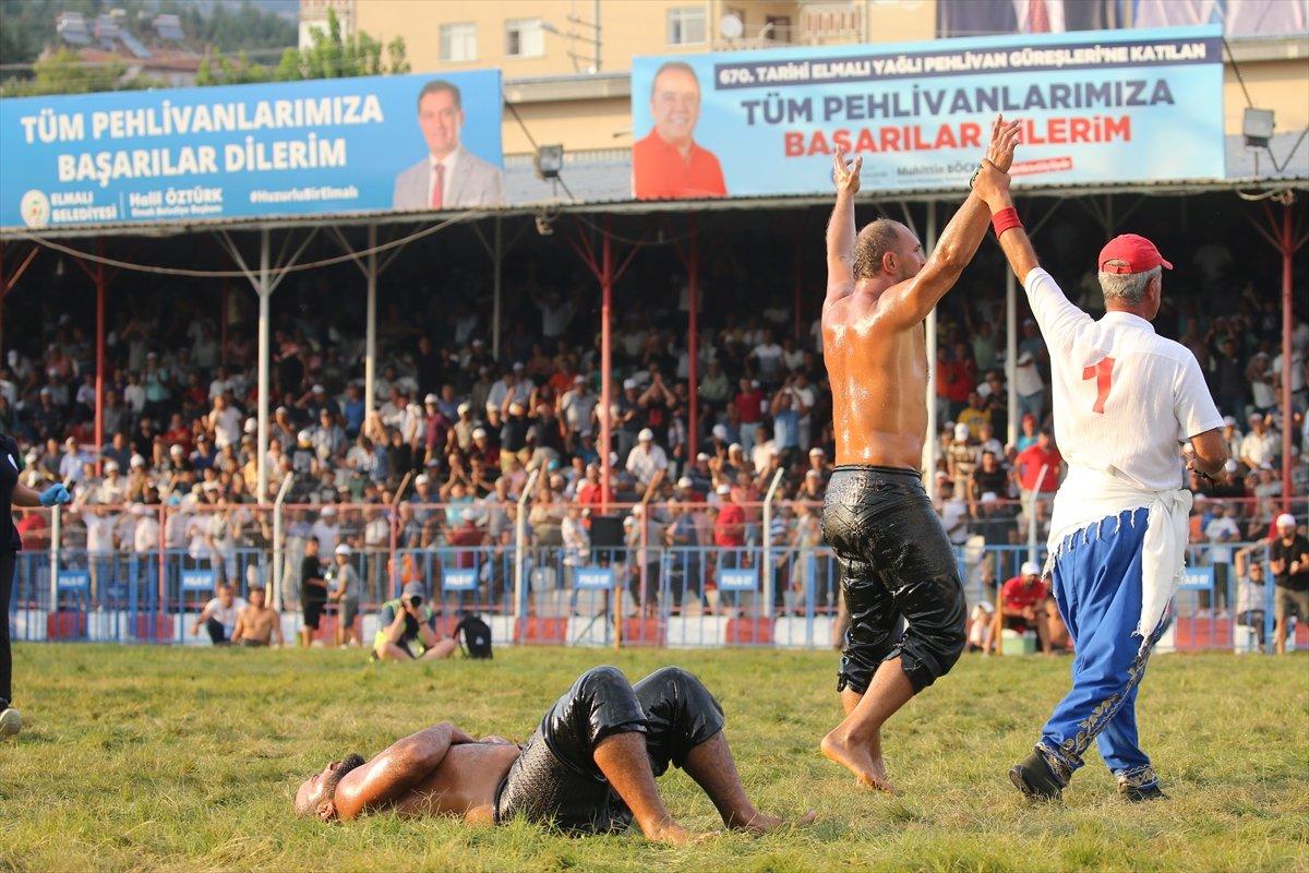 Tarihi Elmalı Yağlı Güreşleri'nde başpehlivan Ali Gürbüz oldu
