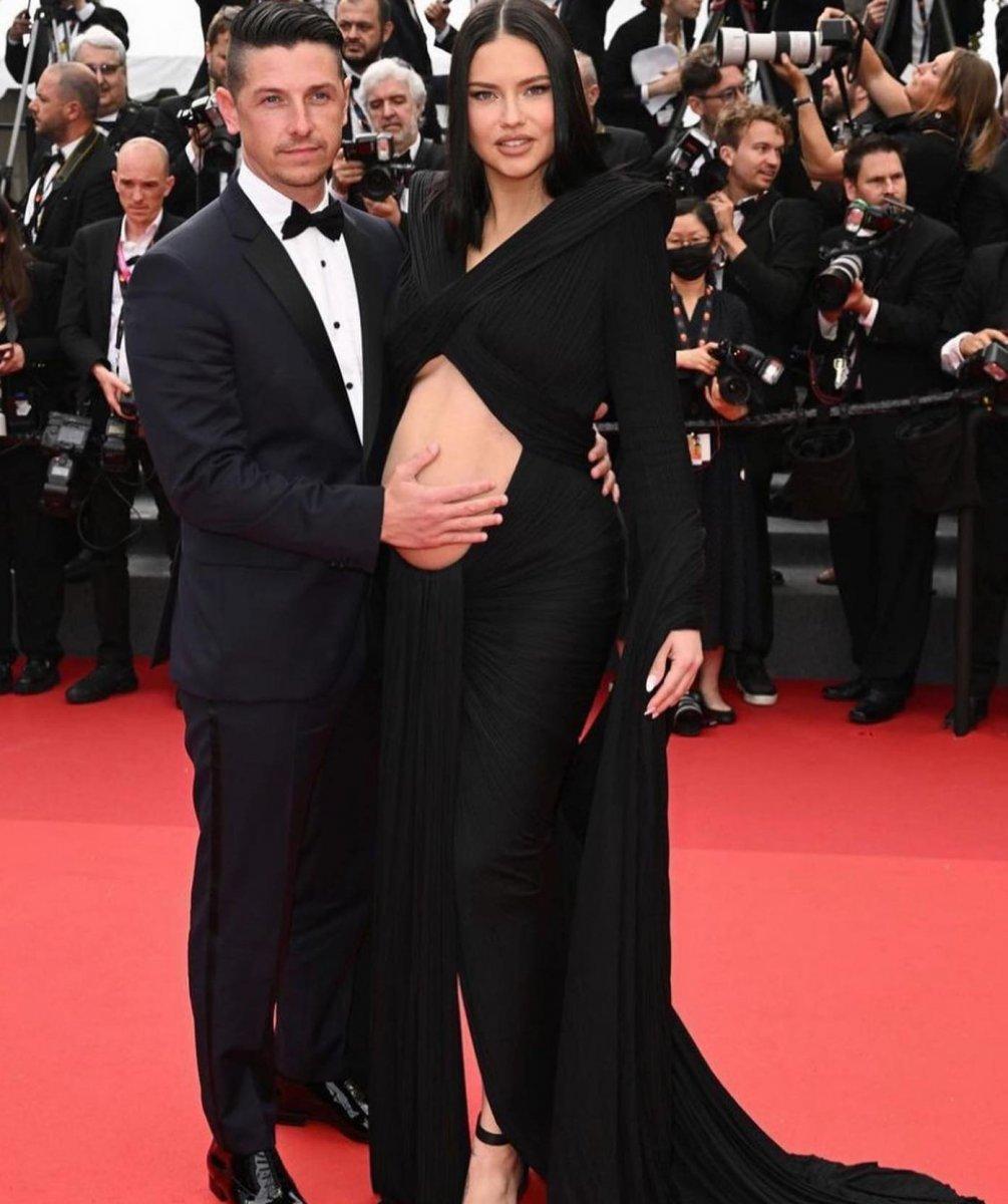 Adriana Lima üçüncü kez anne oldu