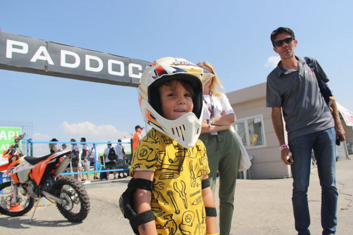 Afyonkarahisar'da 4,5 yaşındaki çocuk, motokros şampiyonasının maskotu oldu