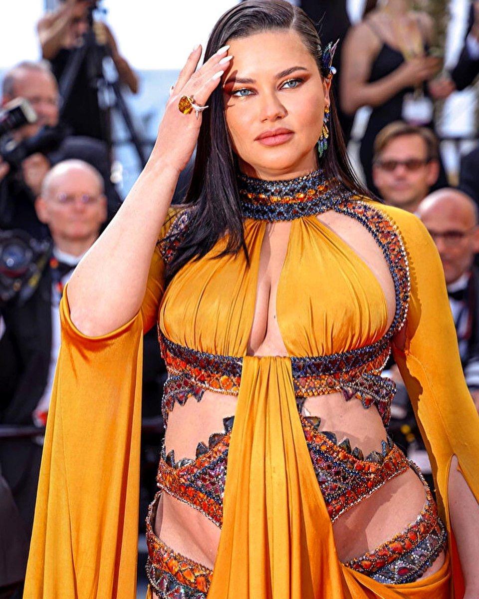 Adriana Lima üçüncü kez anne oldu