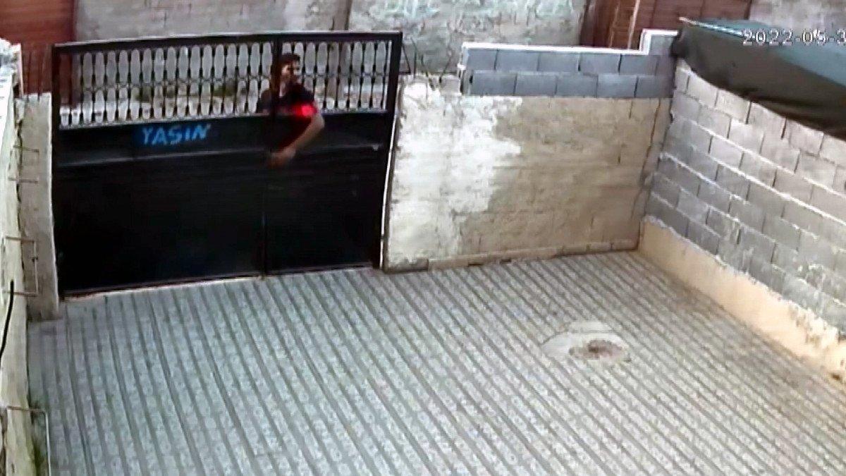 Adana’da çaldığı motosikleti, arandığını öğrenince geri bıraktı