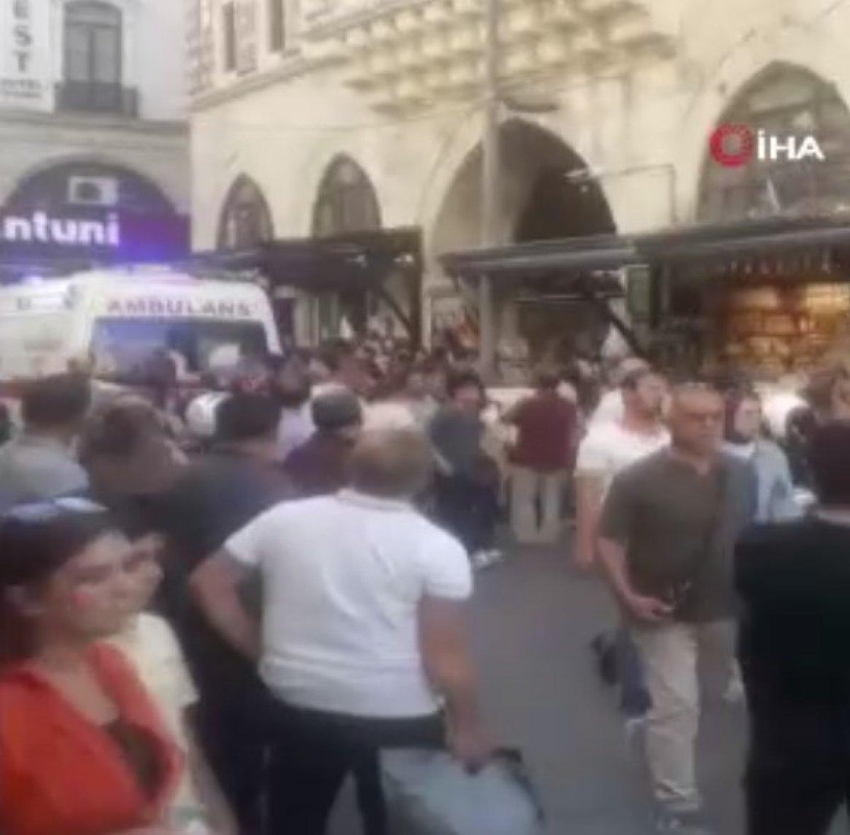 Tarihi Mısır Çarşısı'nda esnaflar birbirine girdi