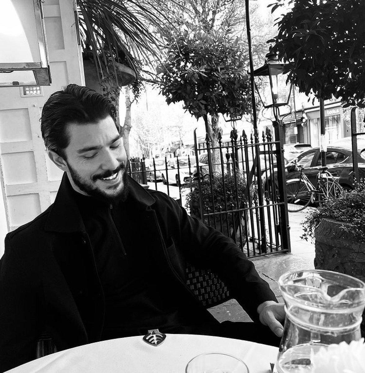 Pınar Deniz ve Kaan Yıldırım el ele