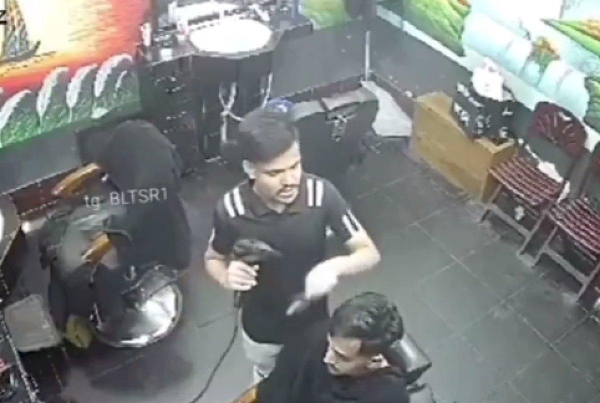 Pakistan'da berberin fön makinesi ateş püskürdü