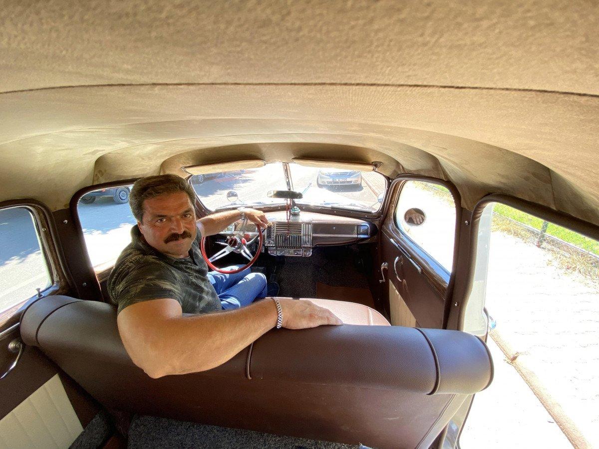 Antalya'da 75 yaşındaki otomobilini, 2 eve değişmedi