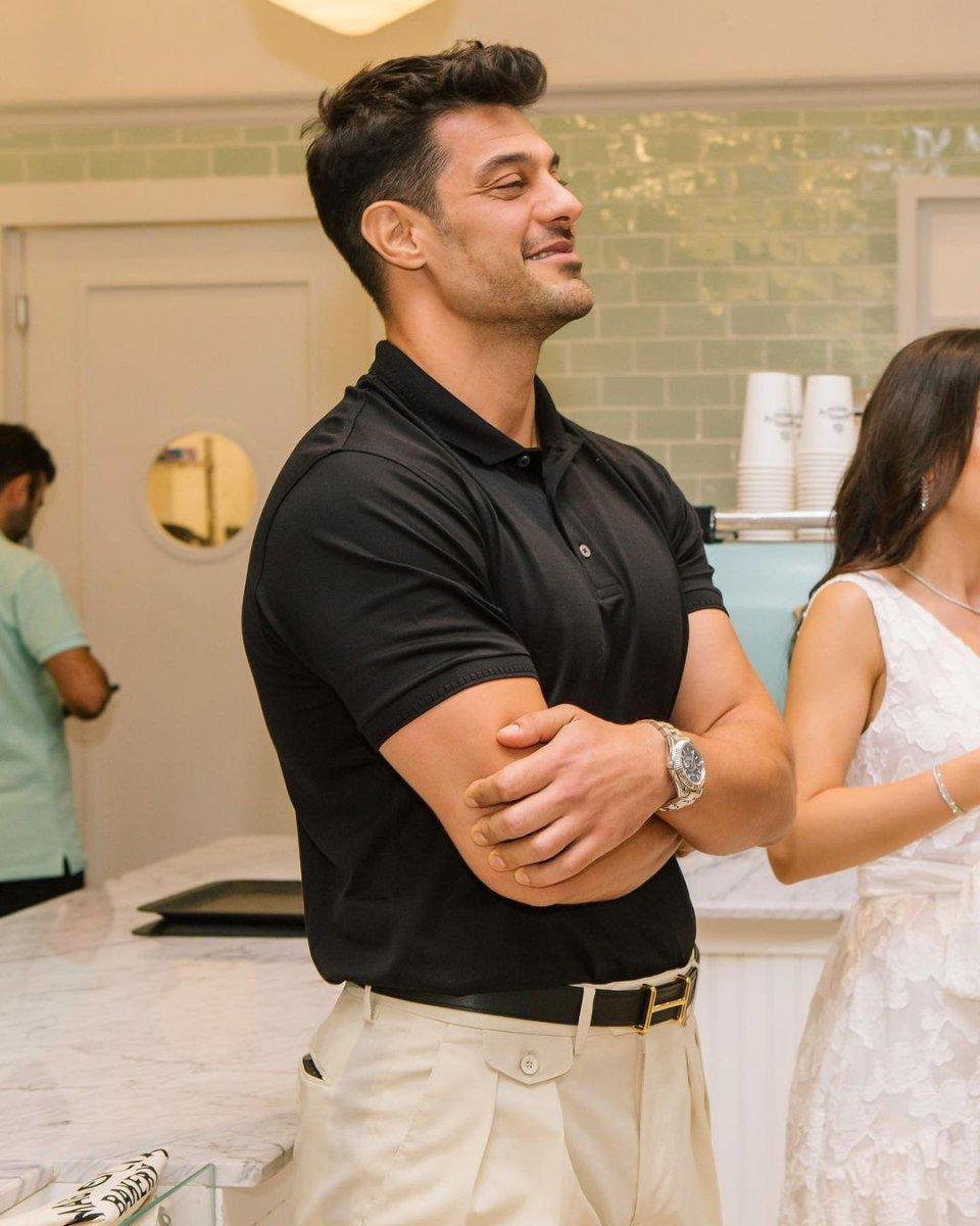 Yıldız Tilbe'den Hadise paylaşımı