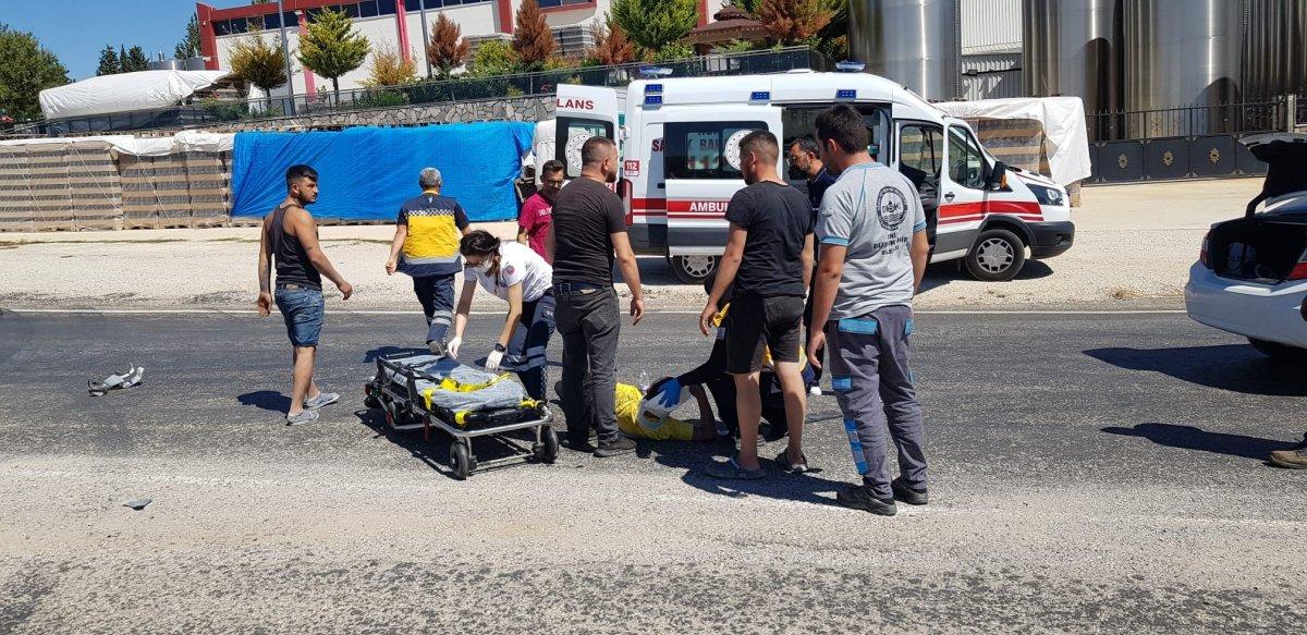 Denizli'de kontrolsüz motosikletli ölümle burun buruna geldi