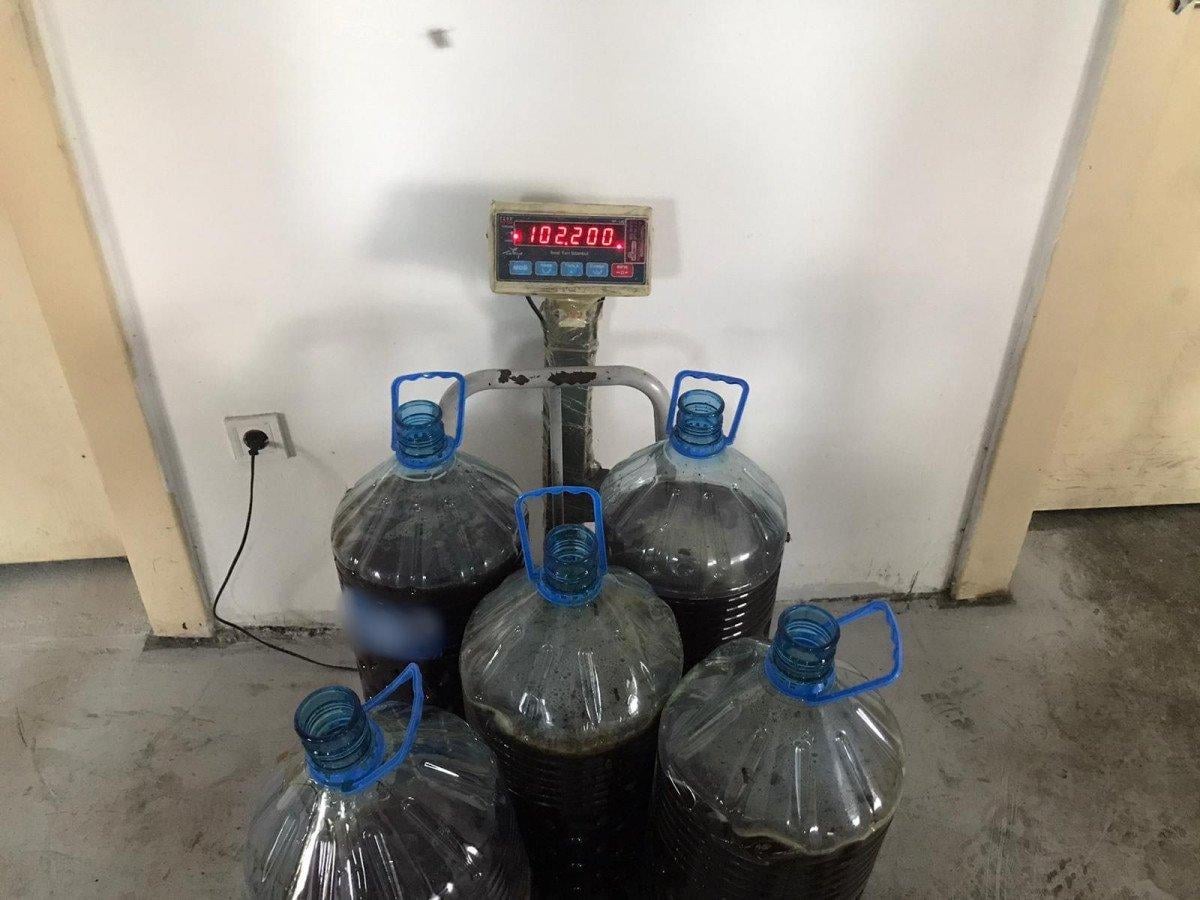 Sınırda kaçak bal operasyonu: Yakıt deposundan kestane balı çıktı