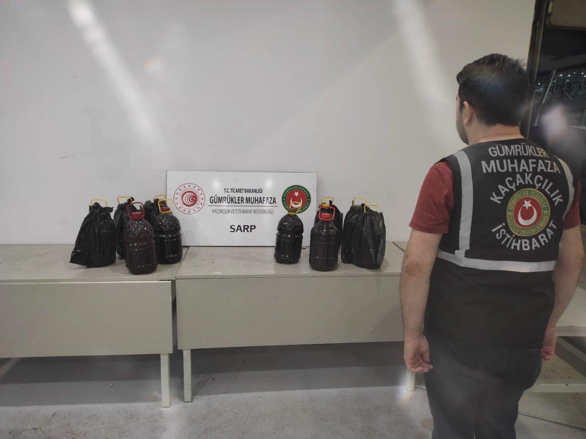 Sınırda kaçak bal operasyonu: Yakıt deposundan kestane balı çıktı