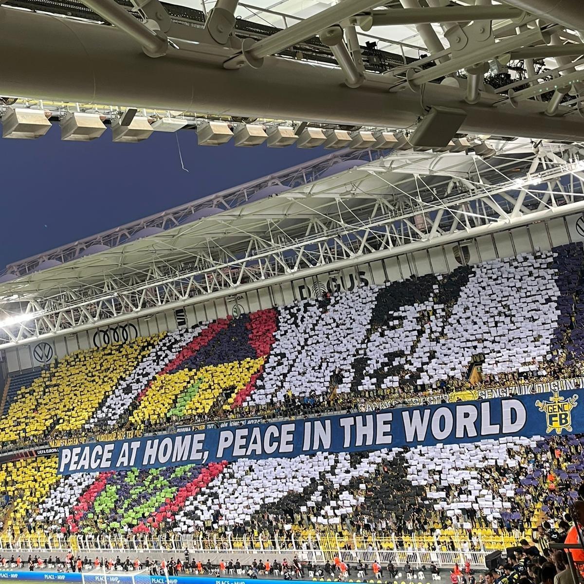 Fenerbahçe'den Dinamo Kiev maçında koreografi