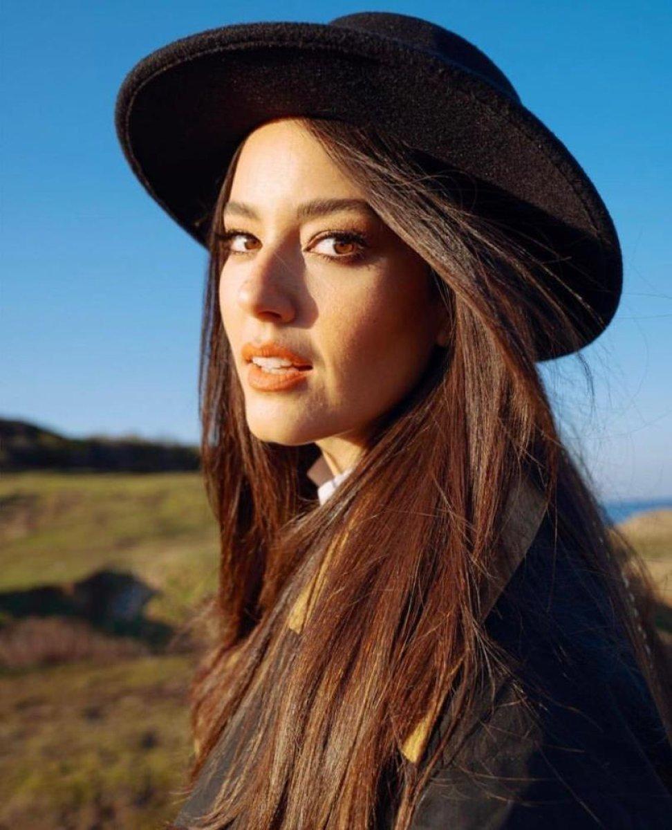 Oyuncu Pelin Akil'e mesajla hakaret eden şahsa bin 120 TL ceza verildi