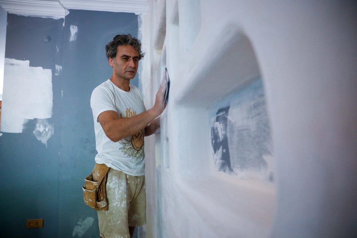 Ünlü karikatürist Serkan Yılmaz badanacılığa başladı