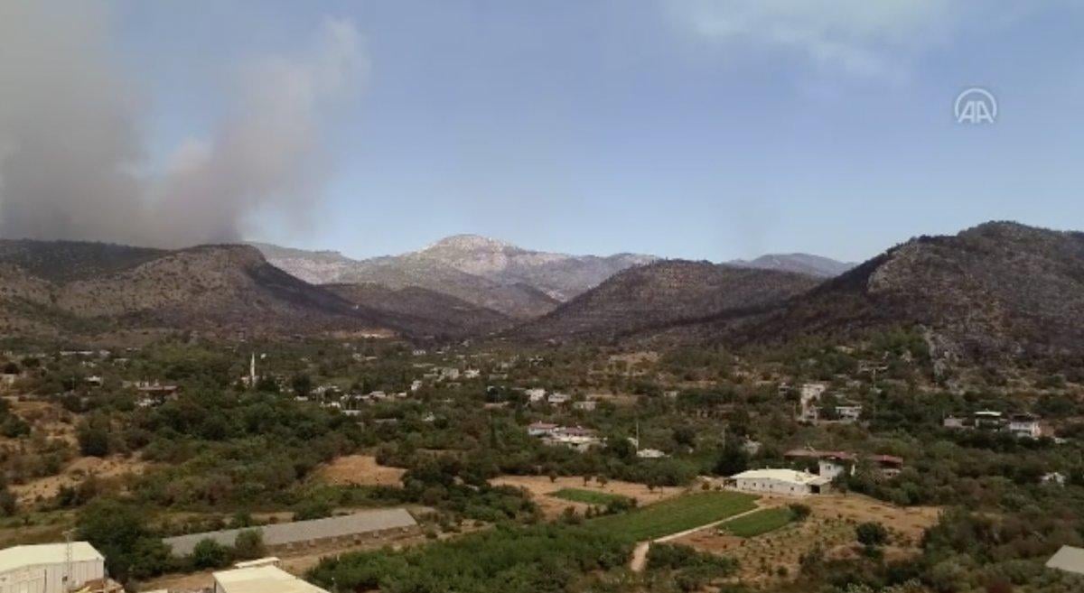 Mersin’de yanan ormanlar havadan görüntülendi