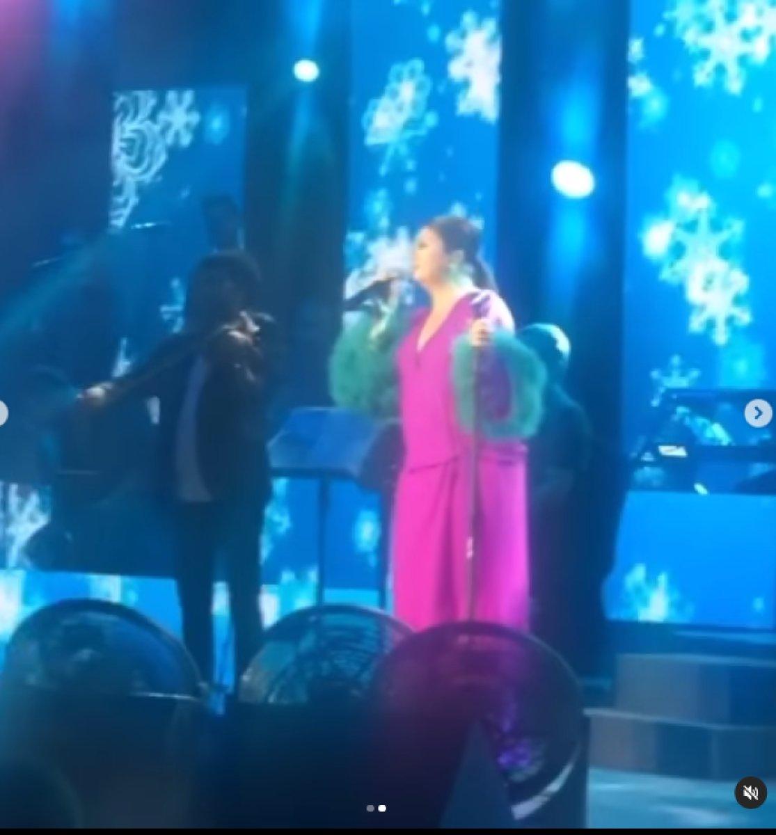 Sibel Can, boyunu uzattı