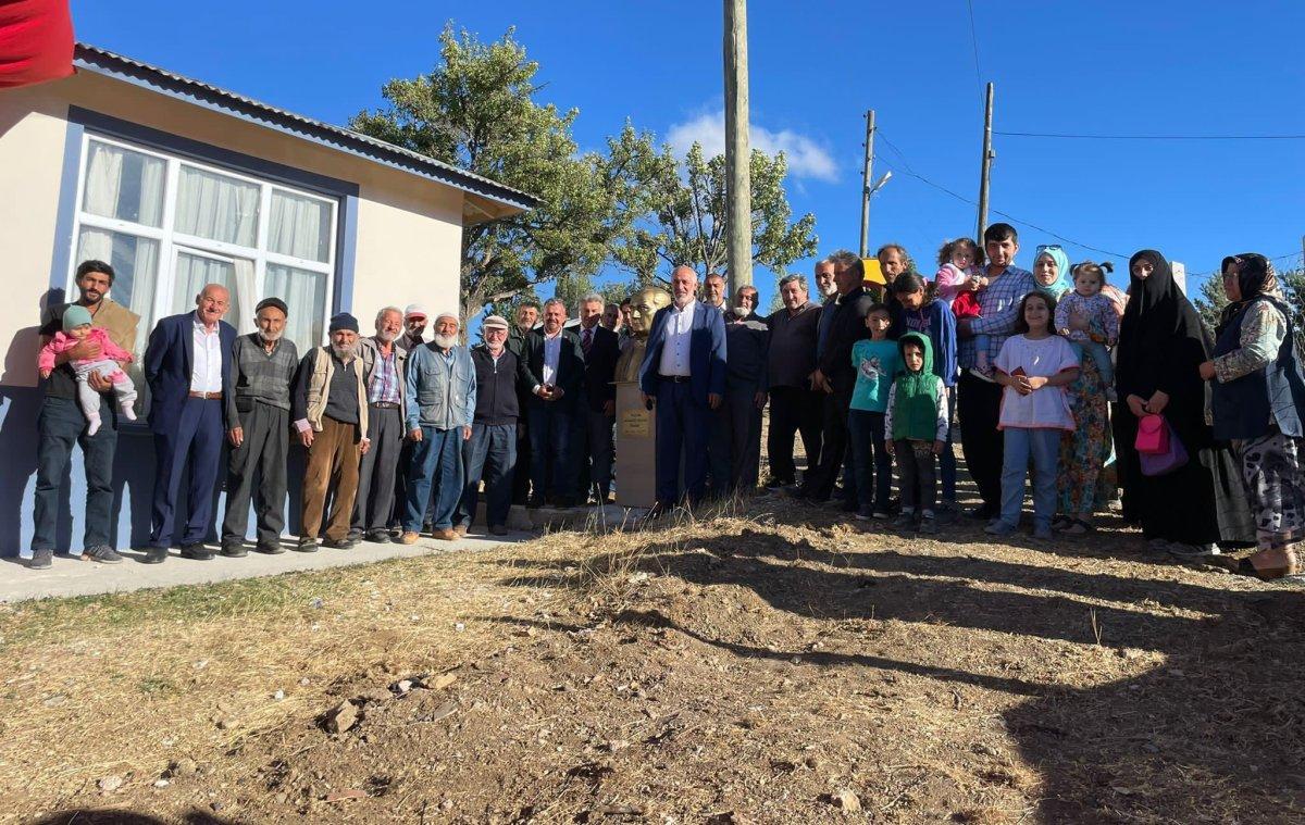 Demet Akalın’dan eğitime destek