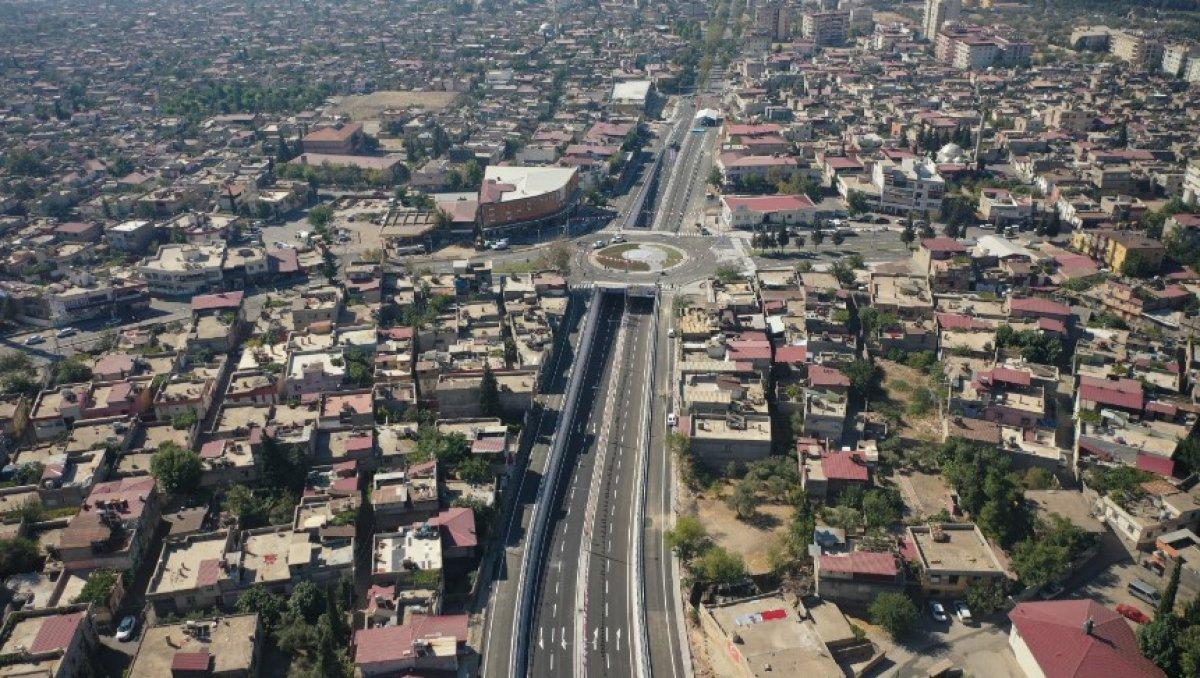 Kahramanmaraş'ta Tevfik Kadıoğlu Köprülü Kavşağı trafiğe açıldı