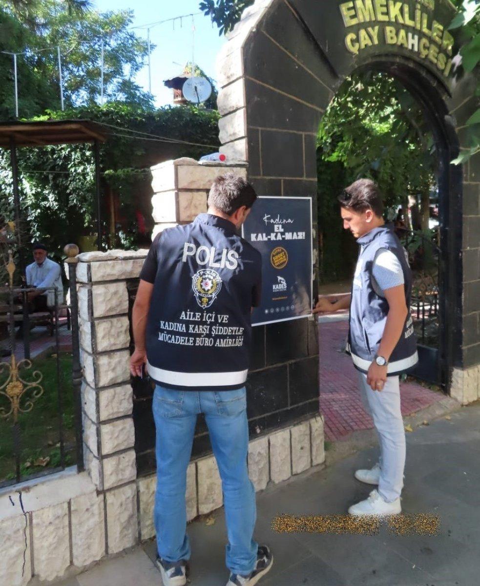 Malatya’da polis ekipleri Kadına El Kalkamaz adlı broşür dağıttı