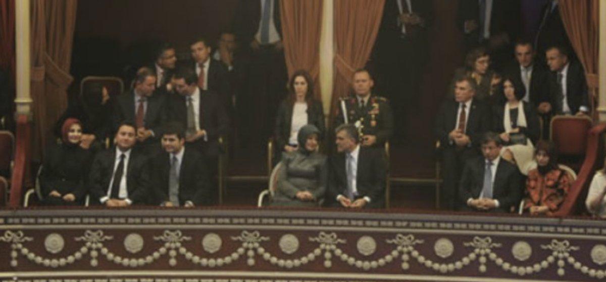 Kraliçe Elizabeth'in özel konukları: Gül, Babacan ve Davutoğlu