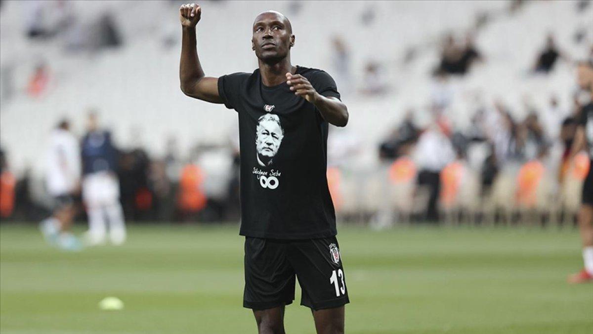 Beşiktaş'ta Atiba Hutchinson'ın sözleşmesi donduruluyor