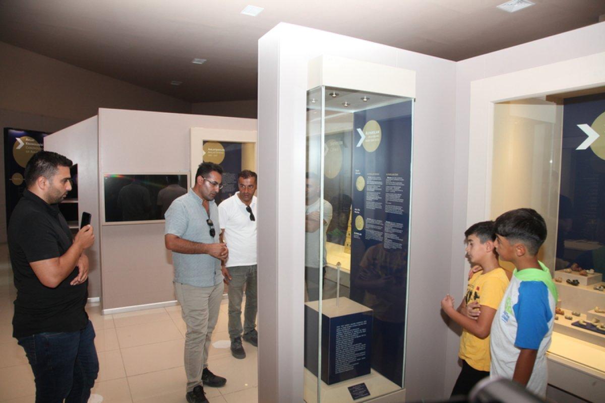 Sultan Alparslan dönemine ait altın sikke Ahlat Müzesi'nde sergileniyor