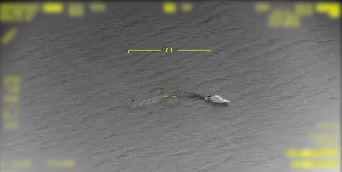 Yunan botu, Bodrum açıklarında göçmenleri itti