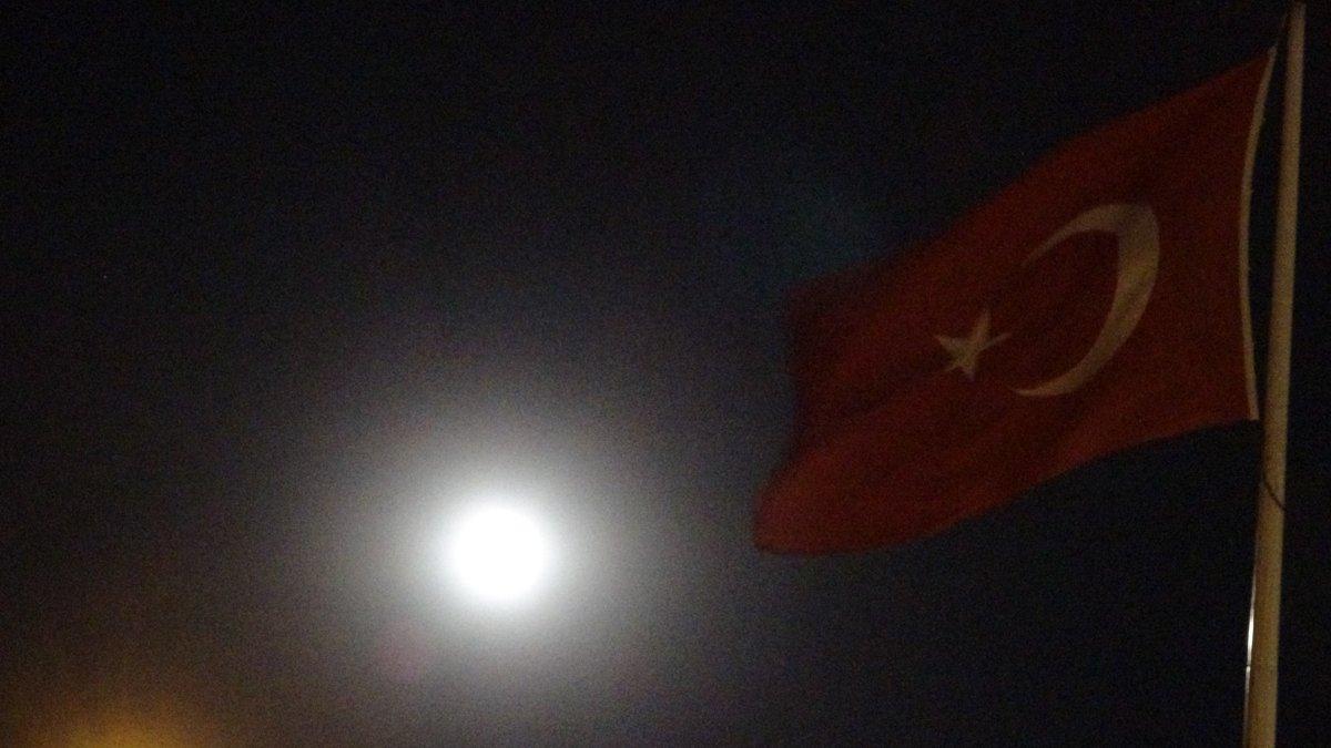 Bitlis'te dolunay eşliğinde doğum günü