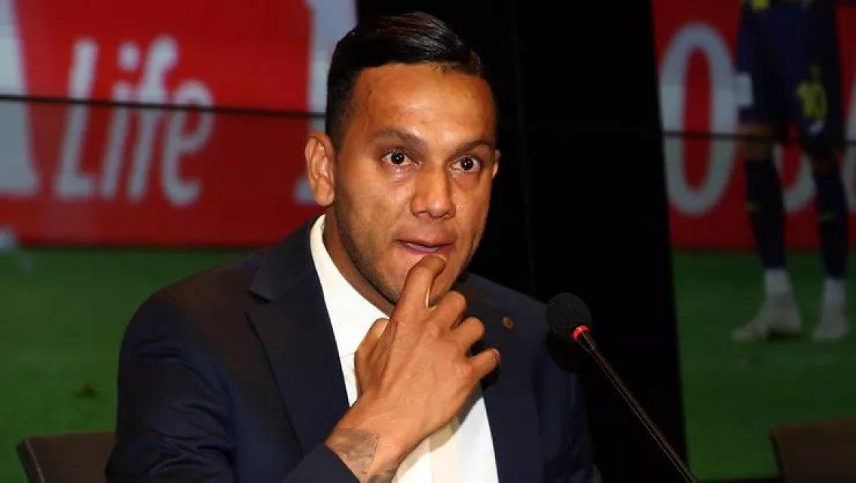 Josef de Souza gözyaşlarına hakim olamadı