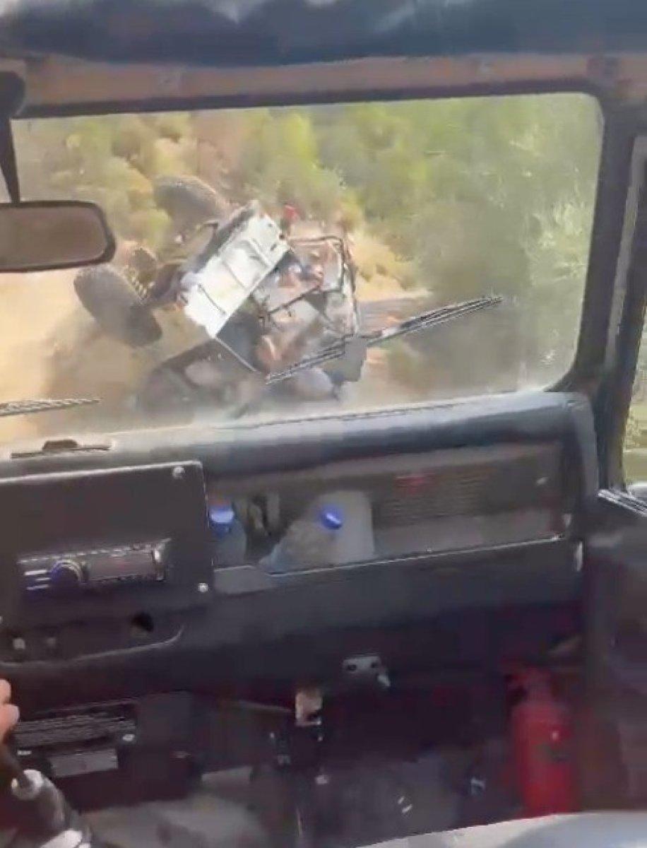 Antalya'da turistleri taşıyan safari aracı kaza yaptı