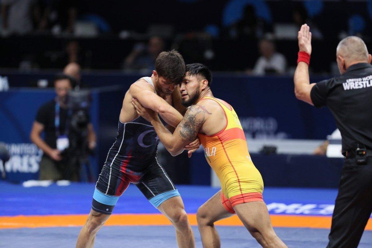 Dünya Güreş Şampiyonası başladı