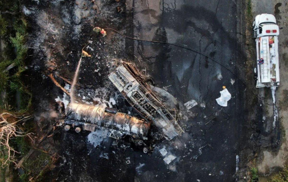 Meksika'da kaza yapan tanker alev aldı: 18 ölü