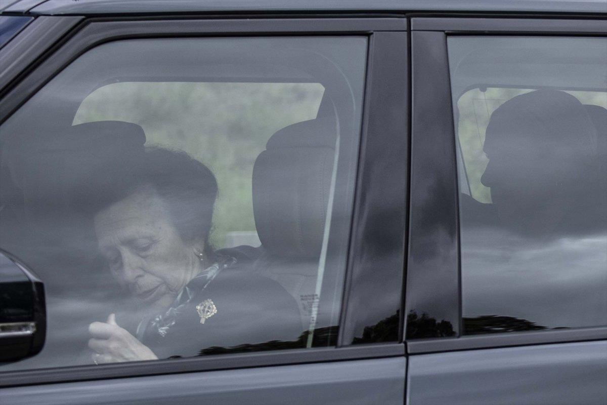 Kraliçe Elizabeth'in cenazesi, Balmoral Kalesi'nden yola çıktı