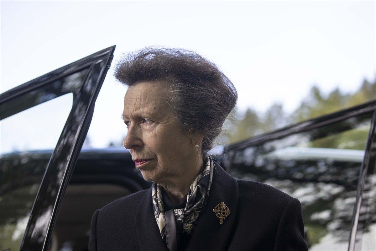 Kraliçe Elizabeth'in cenazesi, Balmoral Kalesi'nden yola çıktı