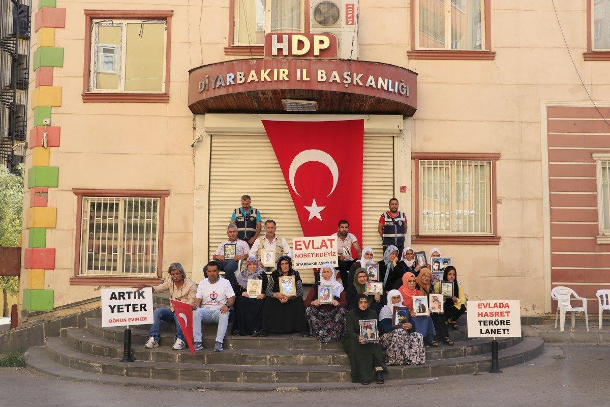 Evlat nöbetindeki babadan HDP'ye: Kapıları Kandil'e açılıyor