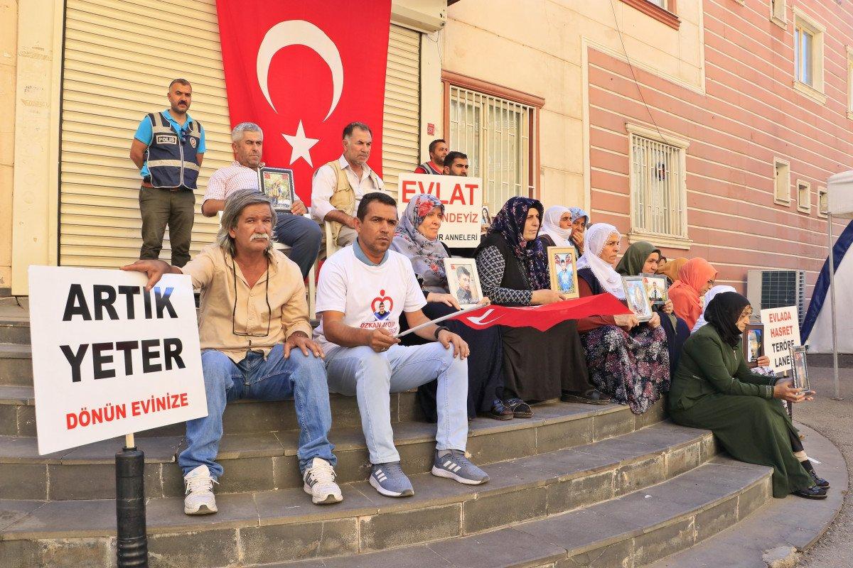 Evlat nöbetindeki babadan HDP'ye: Kapıları Kandil'e açılıyor