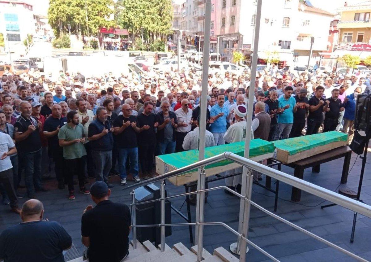 Ordu’da iki kardeş birer saat arayla vefat etti