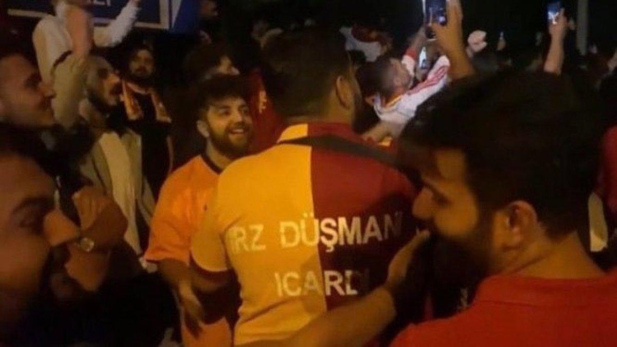 Galatasaray taraftarından Icardi forması