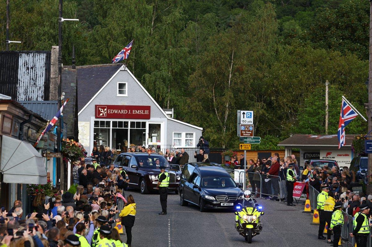 Kraliçe Elizabeth'in cenazesi, Balmoral Kalesi'nden yola çıktı