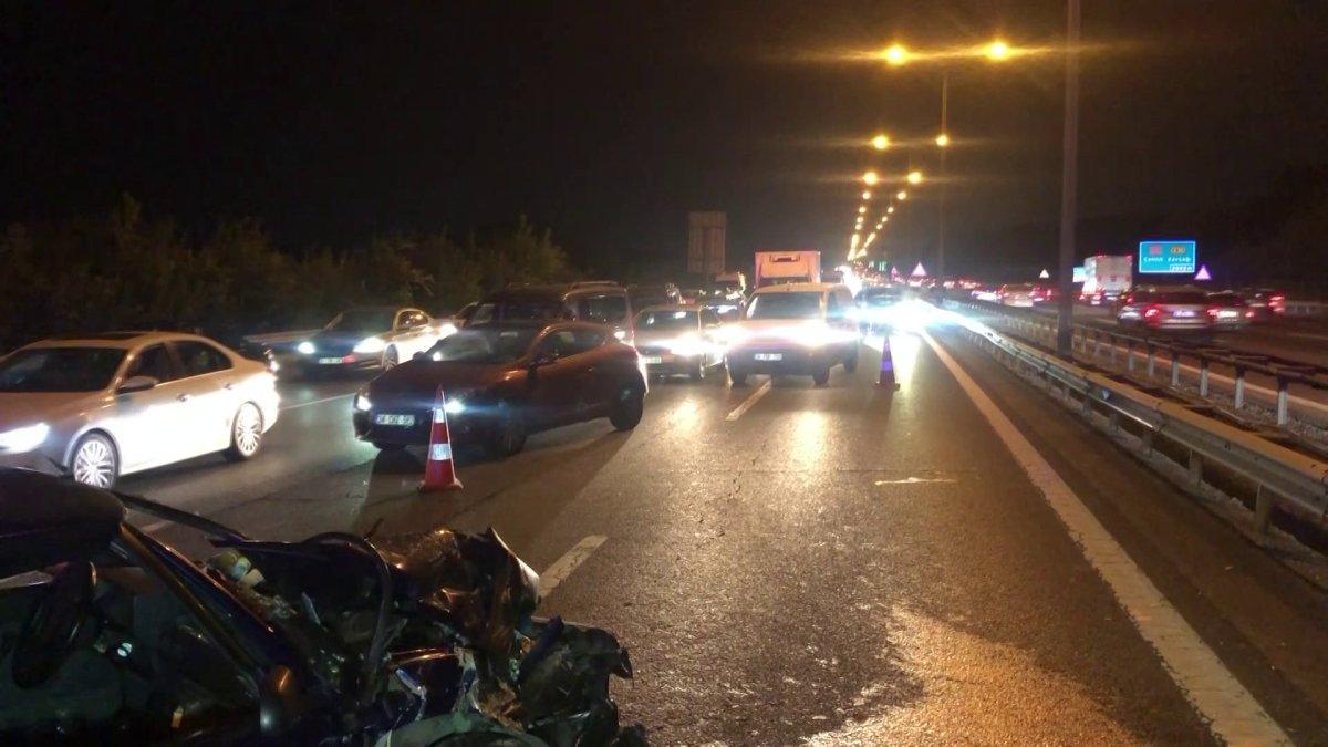 TEM'de alkollü sürücü kaza yaptı: 1 yaralı