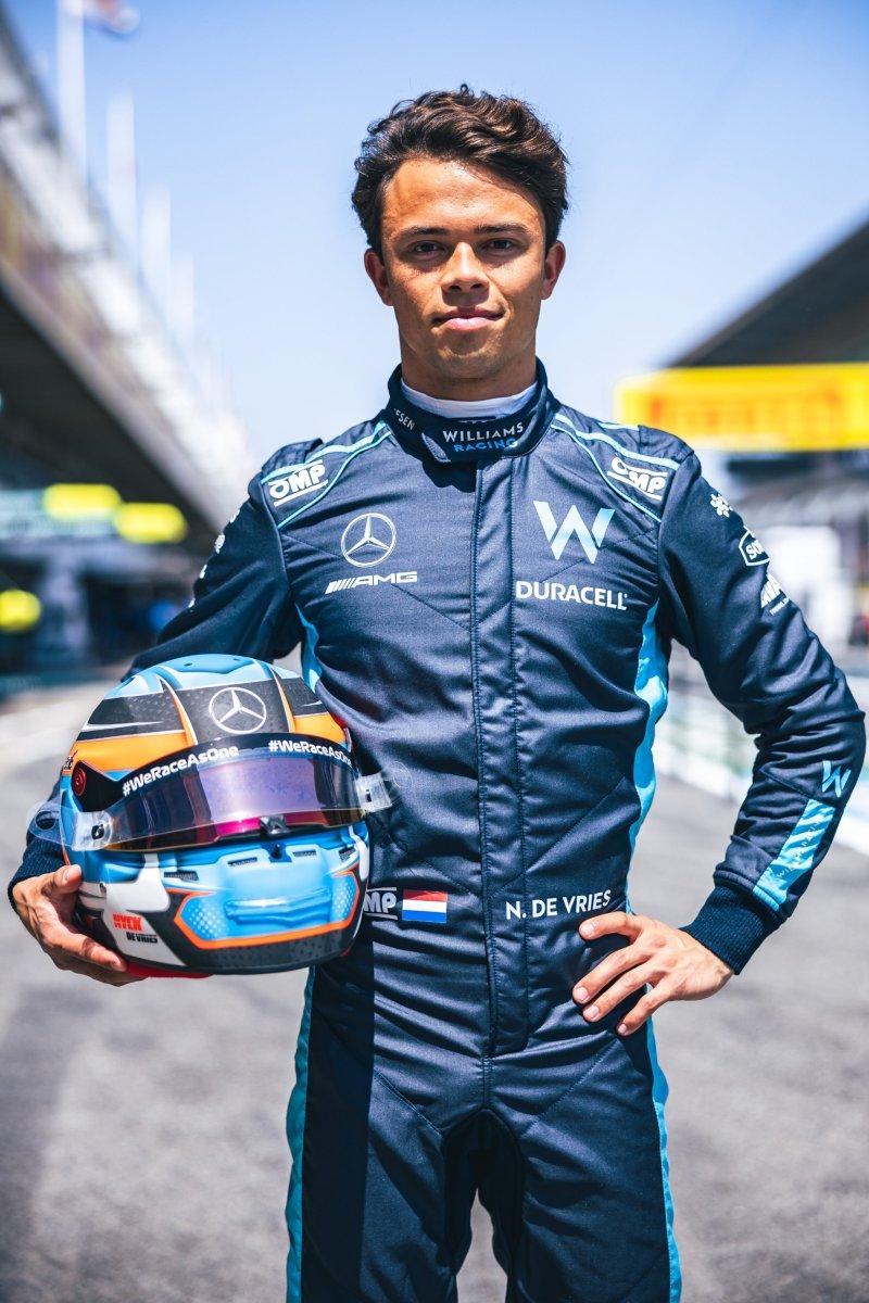 Formula 1 İtalya Grand Prix'inde kazanan Max Verstappen