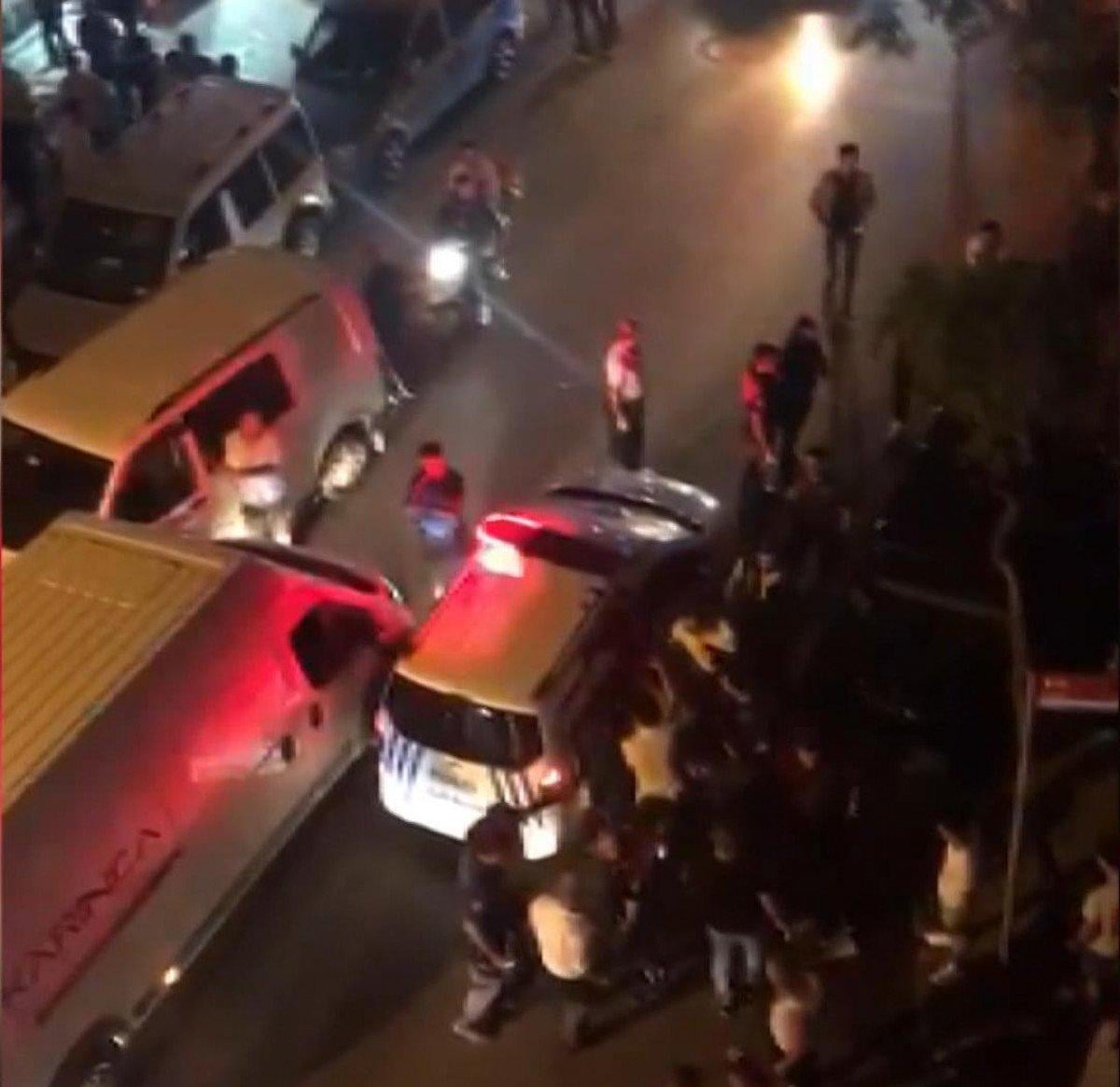 Bağcılar’da husumetli aileler, sokak ortasında çatıştı