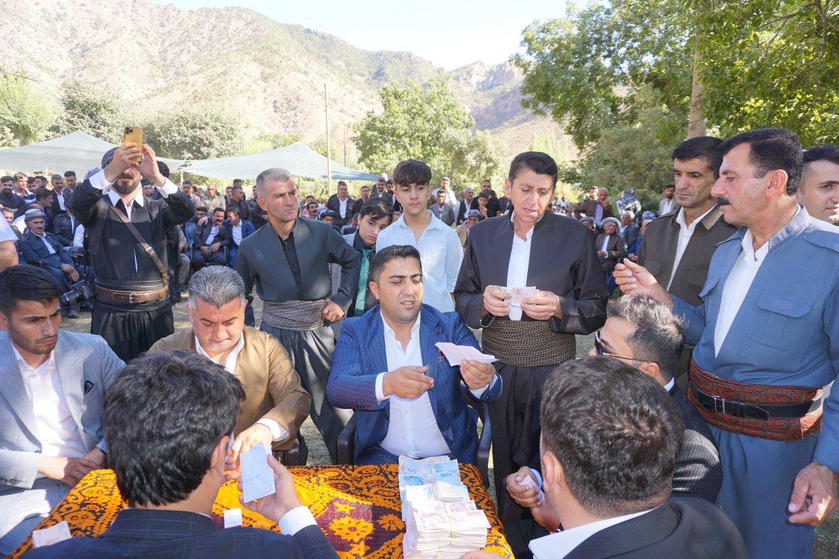 Şırnak'ta bir düğünde 1 kilo altın ve 500 bin lira takıldı