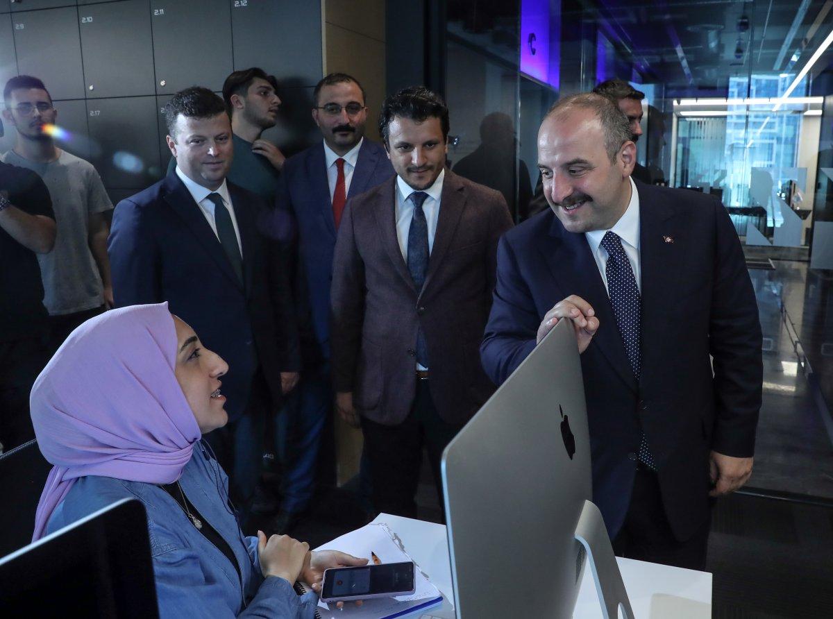 Mustafa Varank, 42 İstanbul yazılım okulunda gençlerle buluştu