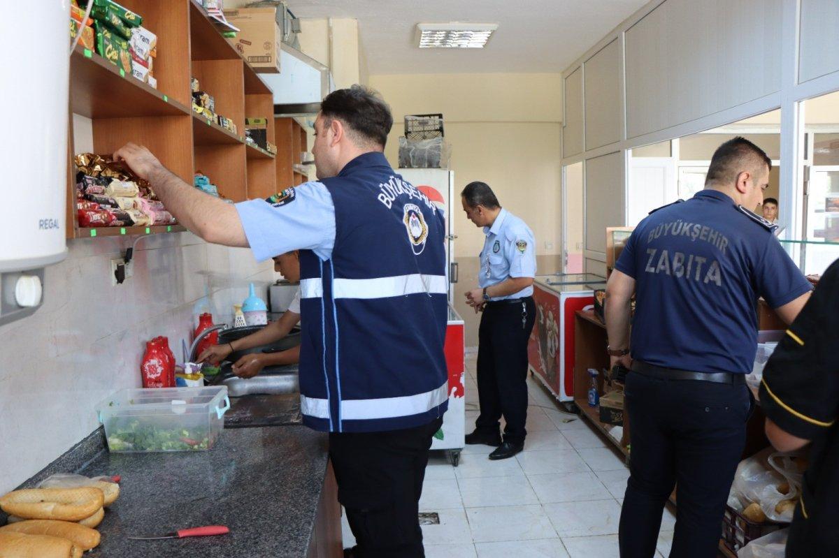 Şanlıurfa'da okulun ilk gününde kantinlere sıkı denetim