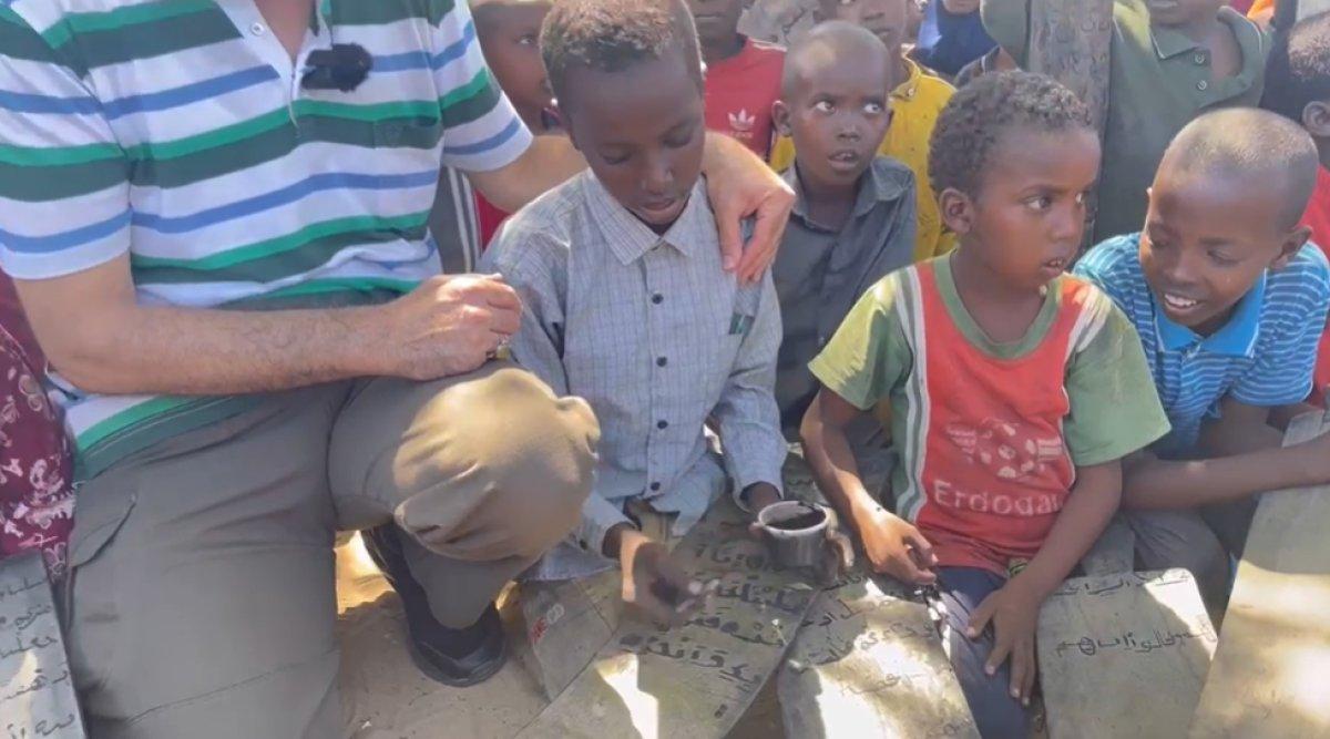 Somali'de öğrencilerin yoksulluk içindeki eğitimi