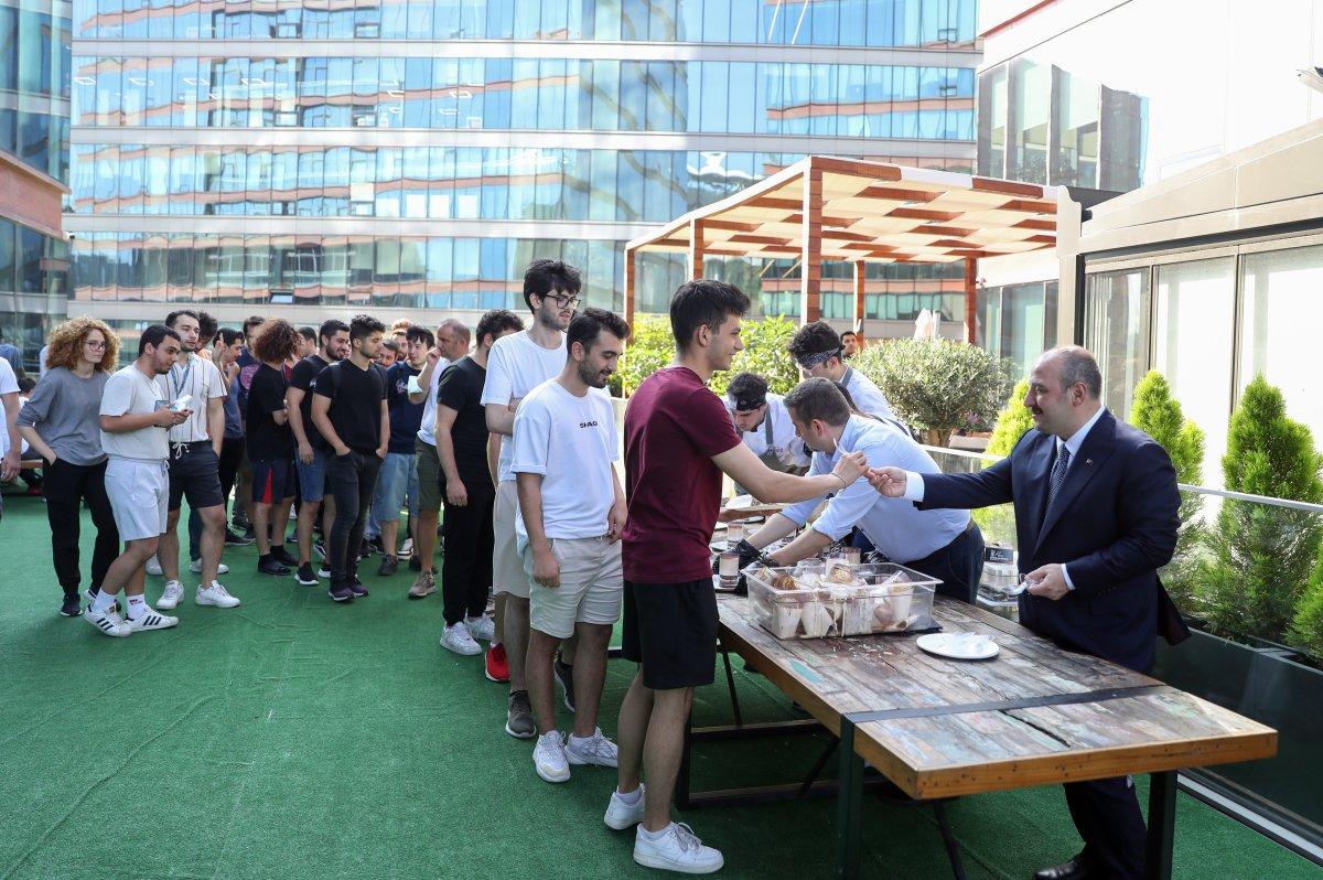 Mustafa Varank, 42 İstanbul yazılım okulunda gençlerle buluştu